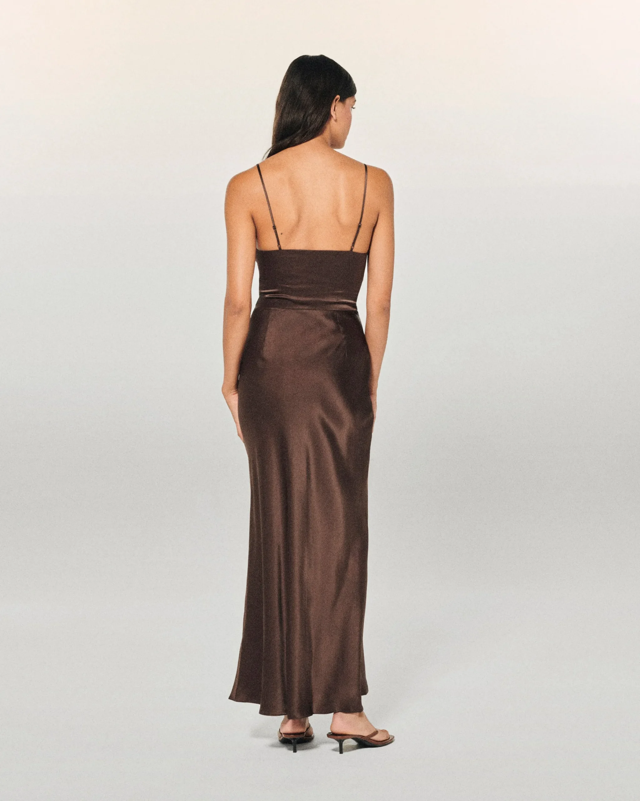 FROM FUTURE Robe Longue Bretelle Naia Chocolat Shop