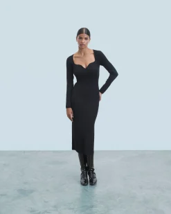 FROM FUTURE Robe Longue Manche Longue Decolleté Coeur Noir Store